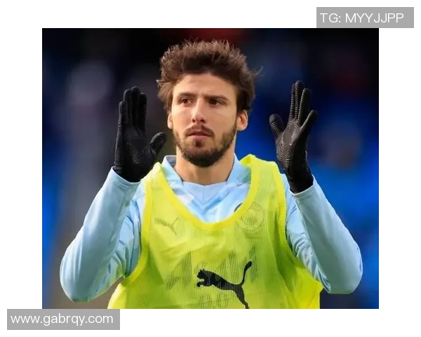 鲁本迪亚斯：从年轻天才到足球场上的坚实后盾